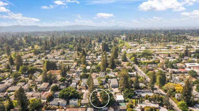 933 Florence Lane, Menlo Park CA: https://media.crmls.org/mediaz/441f78c3-81a5-4012-a519-ec21436d0ace.jpg
