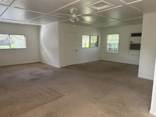 419 Burkhard Rd, Patterson CA: https://media.crmls.org/mediaz/4420b3a8-e20a-4da0-bd76-db935e0b2cd7.jpg