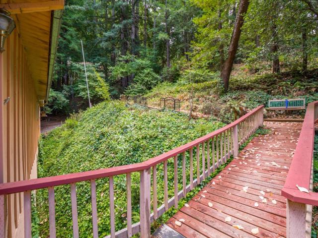 325 Woodland Drive, Scotts Valley CA: https://media.crmls.org/mediaz/4420e83d-bed6-4552-99b0-53fc8dada866.jpg