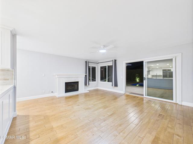 29650 Kimberly Drive, Agoura Hills CA: https://media.crmls.org/mediaz/44212ed9-291c-4895-9f88-2657d07af8c5.jpg