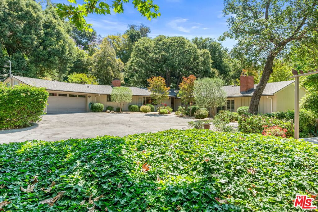 2000 Mandeville Canyon Road