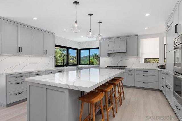 3453 Via Loma Vista, Escondido CA: https://media.crmls.org/mediaz/44223282-524e-46e8-b629-722925a67604.jpg