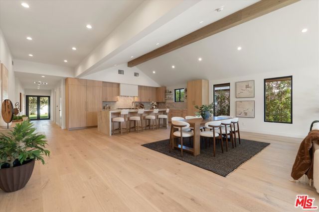 13949 Cumpston Street, Sherman Oaks CA: https://media.crmls.org/mediaz/4422da37-25e8-48d5-9b49-8ccf11e08f6a.jpg