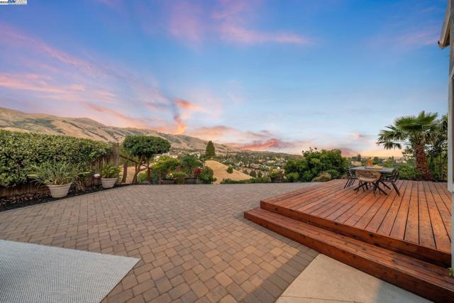 44030 Geddy Court, Fremont CA: https://media.crmls.org/mediaz/4422e08a-984c-4326-b688-0eed17757a65.jpg