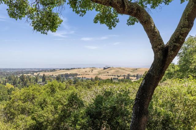 138 Bolivar Lane, Portola Valley CA: https://media.crmls.org/mediaz/44232300-e265-481e-bf36-52b11f514132.jpg