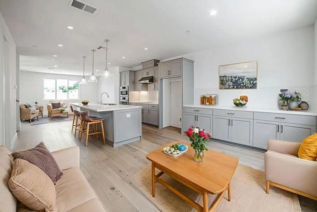 7017 Sunglow Terrace, San Ramon CA: https://media.crmls.org/mediaz/442392ed-5b04-4bf2-be0f-fc5b0d05ac9d.jpg