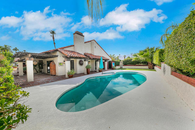 60 Calle Solano, Rancho Mirage CA: https://media.crmls.org/mediaz/4424eeb1-c927-447e-b5fd-7bbae1e2c27d.jpg