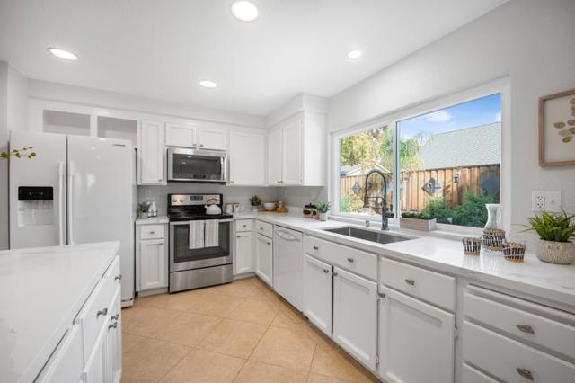 2195 Cimarron Court, Morgan Hill CA: https://media.crmls.org/mediaz/44254597-339a-4593-8b5c-b6c69de4e133.jpg