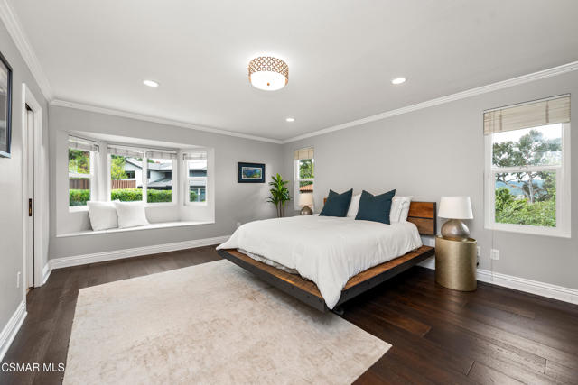 1046 Brookview Avenue, Westlake Village CA: https://media.crmls.org/mediaz/4425dade-5ce9-4991-833f-9d5f40c85bec.jpg