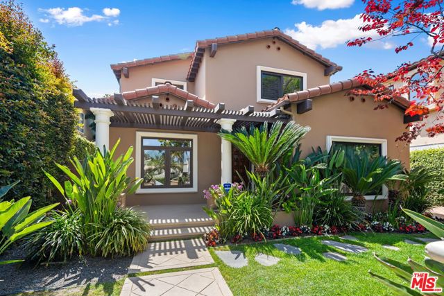 827 Huntley Drive, West Hollywood, California 90069, 3 Bedrooms Bedrooms, ,2 BathroomsBathrooms,Single Family Residence,For Sale,Huntley,24397493