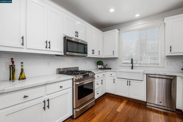 3402 Fostoria Way, Danville CA: https://media.crmls.org/mediaz/4426a714-9769-4d88-aa92-6e138105240a.jpg