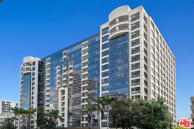 10724 Wilshire Boulevard, Los Angeles CA: https://media.crmls.org/mediaz/4427da97-bdb9-40d8-87cb-9662a1eda710.jpg