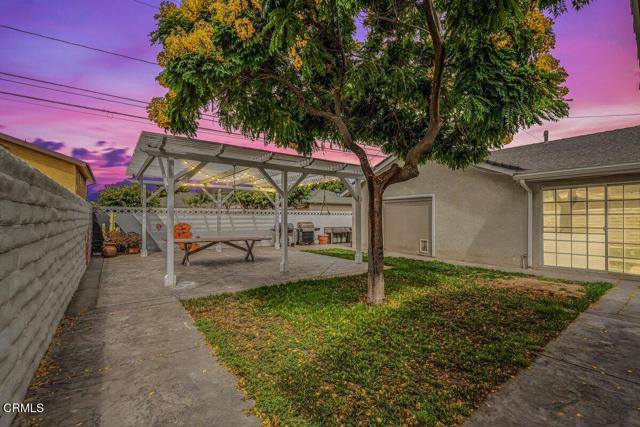 1431 Lakehurst Street, Oxnard CA: https://media.crmls.org/mediaz/4427e59d-6b96-429c-8dd1-b8e40aa75130.jpg