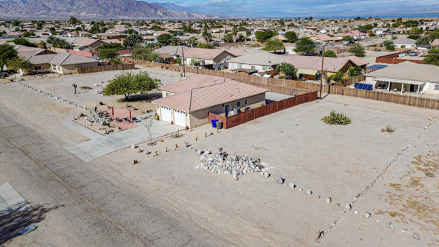 1224 Red Sea Avenue, Thermal CA: https://media.crmls.org/mediaz/442863a5-a970-48a7-b734-fe42dbf05644.jpg
