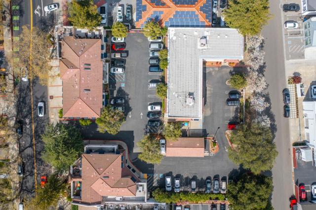 Image 14 of 19 For 652656 Santa Cruz Avenue