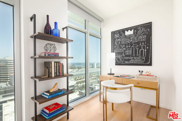 200 W Ocean Boulevard, Long Beach CA: https://media.crmls.org/mediaz/44290b6c-0f3d-448d-9b93-dab044fcfdfa.jpg