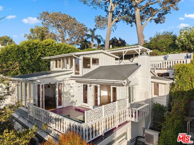 339 Adelaide Drive photo 8