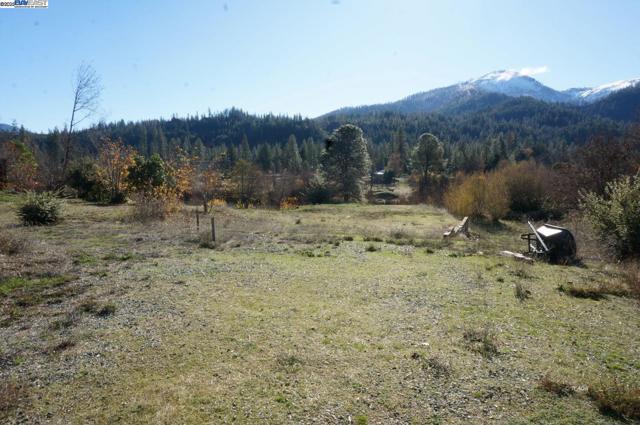 50 Acorn Ln, Junction City CA: https://media.crmls.org/mediaz/442970cc-66e1-4b98-8126-19a019ad4693.jpg