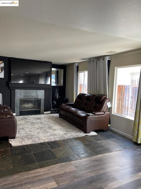4529 Pronghorn Way, Antioch CA: https://media.crmls.org/mediaz/4429c5bd-d8c7-42ab-87ca-1f0831af82f2.jpg
