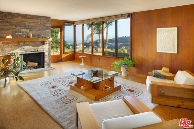 7400 Pyramid Place, Los Angeles CA: https://media.crmls.org/mediaz/4429ce42-c41e-4e1a-9189-b32fd0be2d3d.jpg