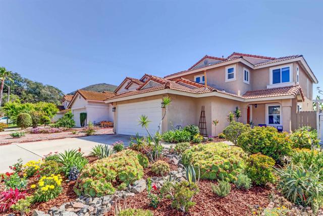 10832 Avenida De Los Lobos, San Diego CA: https://media.crmls.org/mediaz/442a376f-d89c-48bd-a285-bd06cf3b4ff2.jpg