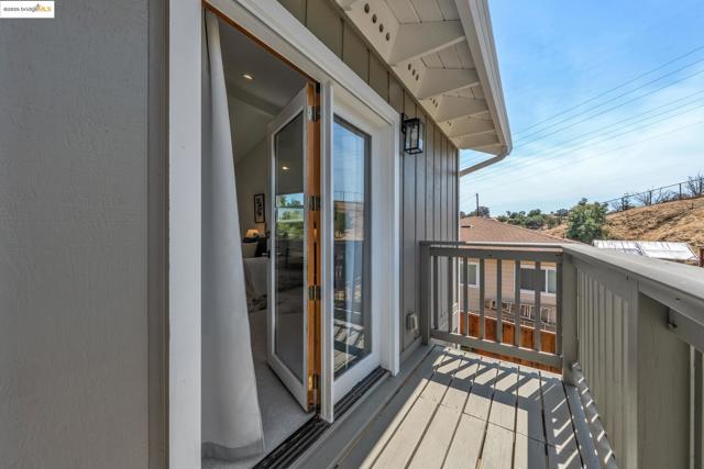 1051 Kaski Ln, Concord CA: https://media.crmls.org/mediaz/442ab0be-12fd-42bf-8883-0fea16f7acf5.jpg