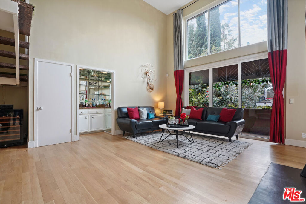 1557 S Beverly Glen Boulevard 310, Los Angeles, CA 90024