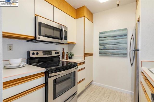 1310 Walden Rd, Walnut Creek CA: https://media.crmls.org/mediaz/442bd75e-eb77-4907-b817-5e38cedb783f.jpg
