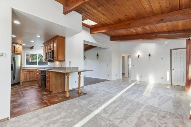 10546 VALLE VISTA RD, Lakeside CA: https://media.crmls.org/mediaz/442bed2a-8893-47cc-8101-df5c32301dcd.jpg