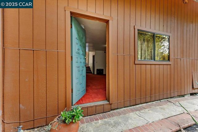 19 Via Floreado, Orinda CA: https://media.crmls.org/mediaz/442c2462-e42e-4c0c-9dd7-1e677088dadf.jpg