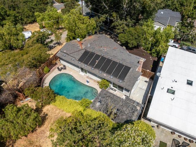 3729 Laurel Way, Redwood City CA: https://media.crmls.org/mediaz/442c73dd-5066-42a9-be48-8c03f2f5b9f5.jpg