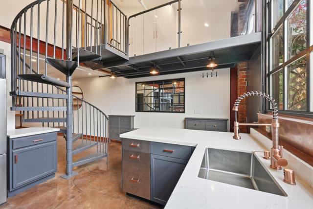 1501 37th Avenue, Oakland CA: https://media.crmls.org/mediaz/442c95da-9cc9-4c78-ad87-9cd7696525b6.jpg