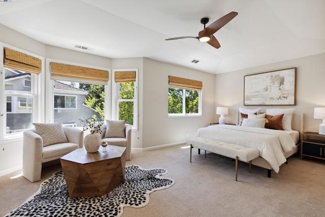 1687 Silverwood Ct, Danville CA: https://media.crmls.org/mediaz/442ccf96-20de-4a1b-a0fc-bb58edac734d.jpg