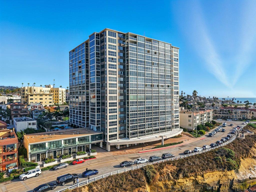 939 Coast Blvd #21c