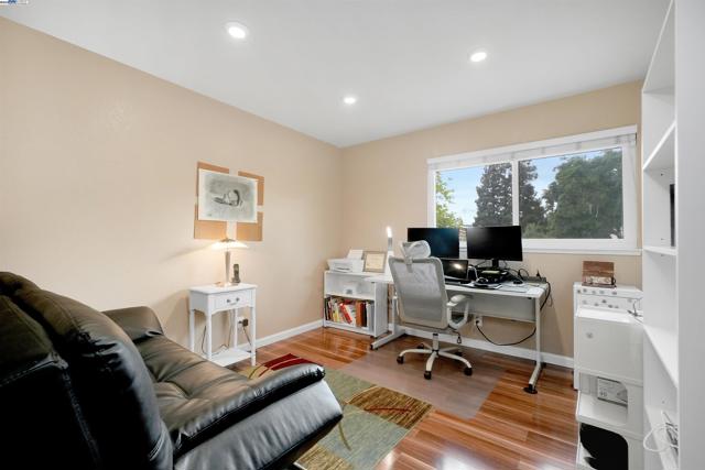 11868 Bloomington Way, Dublin CA: https://media.crmls.org/mediaz/442dc7e6-3d8b-4531-b9be-be04a8e48784.jpg