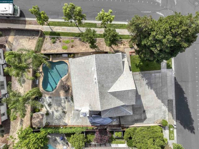 713 Tennyson Dr, Livermore CA: https://media.crmls.org/mediaz/442e1340-e380-4b86-a172-8770b1b79821.jpg