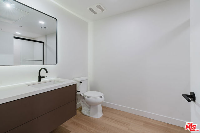 10601 Washington Boulevard, Culver City CA: https://media.crmls.org/mediaz/442e13f6-b837-4429-9e21-fd54c6e1b616.jpg