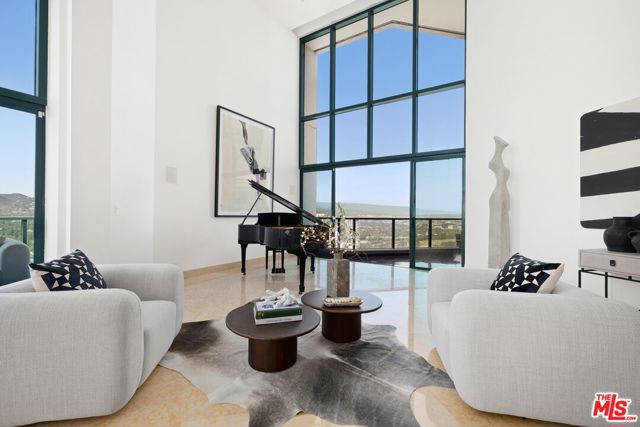 10490 Wilshire Boulevard, Los Angeles CA: https://media.crmls.org/mediaz/442e4a46-b896-44ad-a2ec-f6c7fce13e18.jpg
