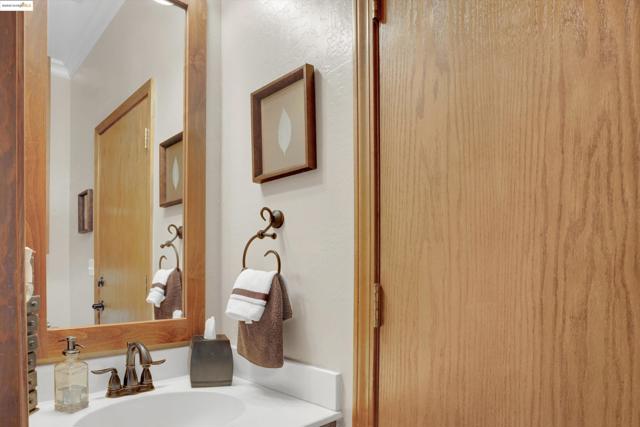 2960 Almondwood Pl, Oakley CA: https://media.crmls.org/mediaz/442ec93b-d9fd-4f47-a910-00ab3e4b410e.jpg