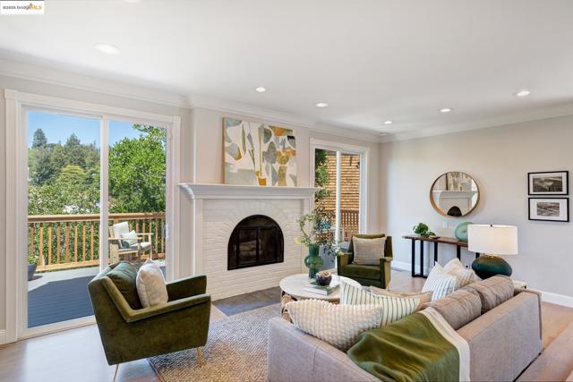 2 Cavendish Ln, Piedmont CA: https://media.crmls.org/mediaz/442f0386-ac39-4bcc-a74d-32d61bb27bc5.jpg