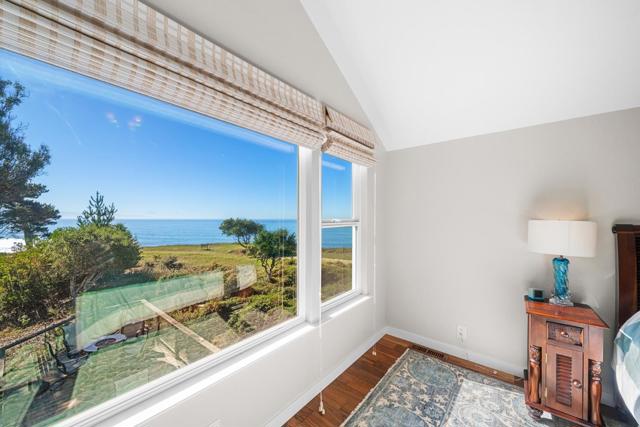 436 Camino Al Mar, La Selva Beach CA: https://media.crmls.org/mediaz/44301c59-f5c1-4670-b949-639cfdebbd61.jpg