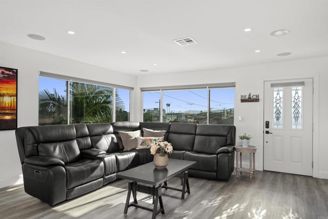 Detail Gallery Image 13 of 75 For 3120 Poe St, San Diego,  CA 92106 - 3 Beds | 2 Baths