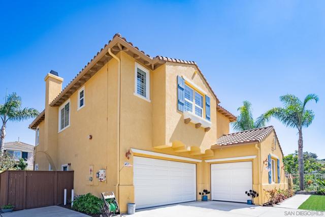 1330 Panorama Ridge Rd, Oceanside CA: https://media.crmls.org/mediaz/4430bb48-ac44-4fa0-bc67-35f2599553e3.jpg