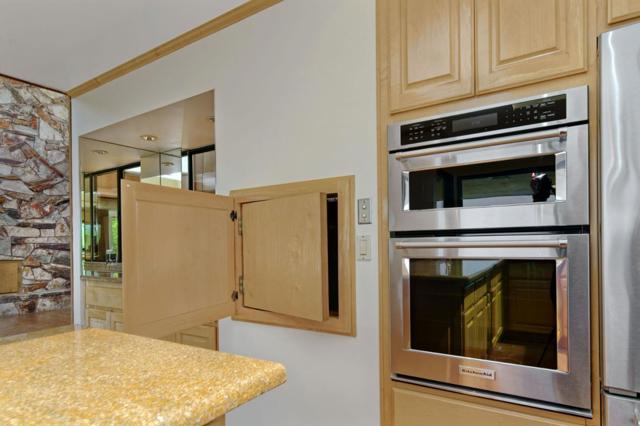 20753 Scenic Vista Drive, San Jose CA: https://media.crmls.org/mediaz/4430e37c-386e-4bff-8db6-fb968925c3ff.jpg