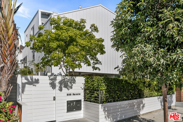 338 Rennie Avenue, A photo 2