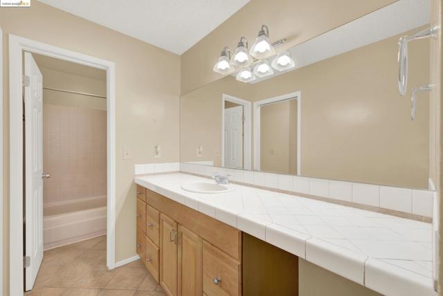 Image 21 of 32 For 85 Vernon St  102