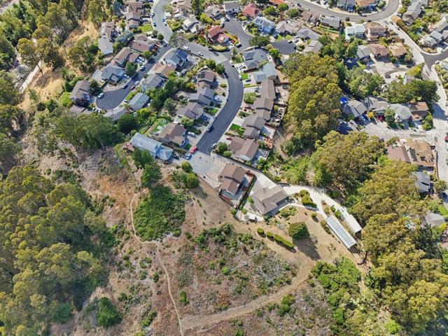 908 Park Pacifica Avenue, Pacifica CA: https://media.crmls.org/mediaz/4431638a-0aa1-4dba-8eee-4c3e0800efd4.jpg