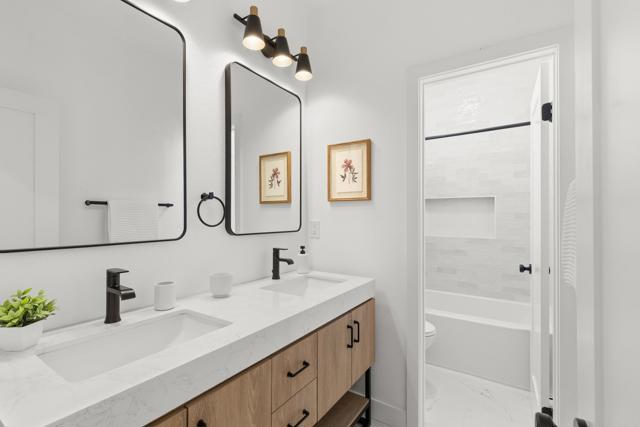 Detail Gallery Image 17 of 23 For 6415 Terraza Portico, Carlsbad,  CA 92009 - 3 Beds | 2/1 Baths