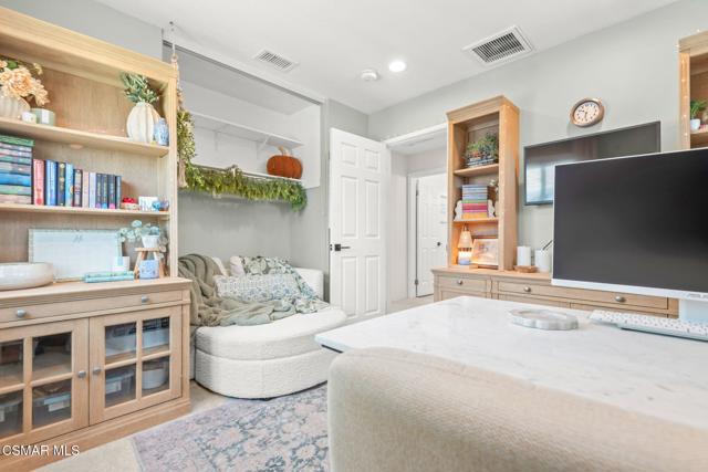 2758 Briarpatch Drive, Simi Valley CA: https://media.crmls.org/mediaz/4432058e-e1a2-44cf-b8e1-c571f3dd8ad9.jpg