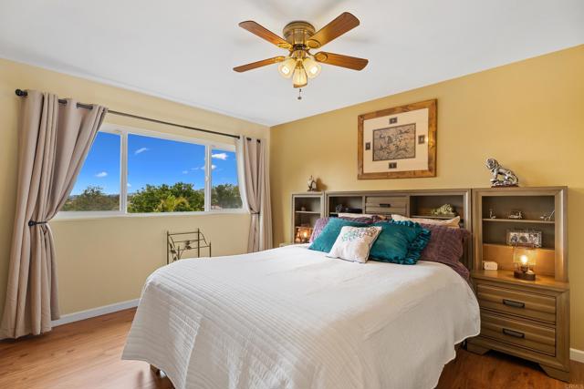 3812 Wild Oats Ln, Bonita CA: https://media.crmls.org/mediaz/44323139-4bbf-413b-8da0-abc9465afe4f.jpg